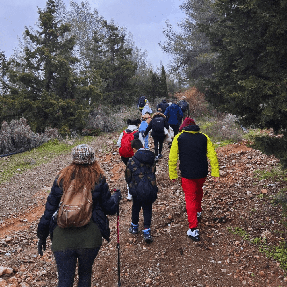 Πεζοπορία στον Υμηττό, το Δεκέμβριο για οικογένειες.